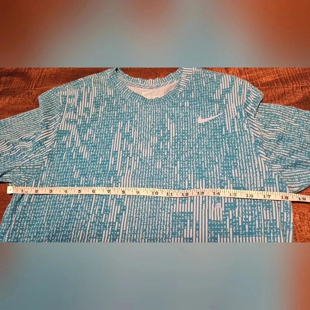 Nike Men's Dri-FIT Printed Laser Blue Training Tee Size Medium NWOT - Picture 8 of 10